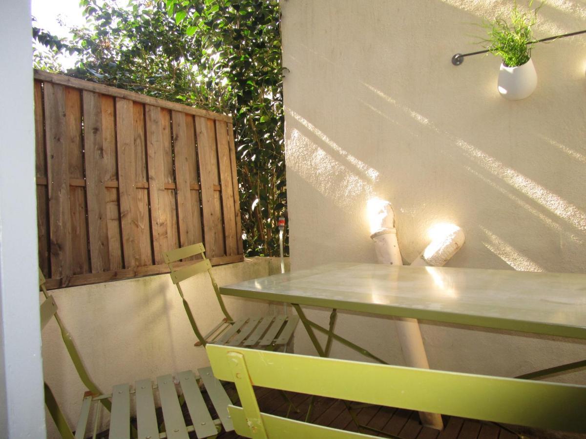 Maison 3 Chambres - Terrasse - Climatisation 10 Minutes A Pied Du Pont D'Avignon Luaran gambar