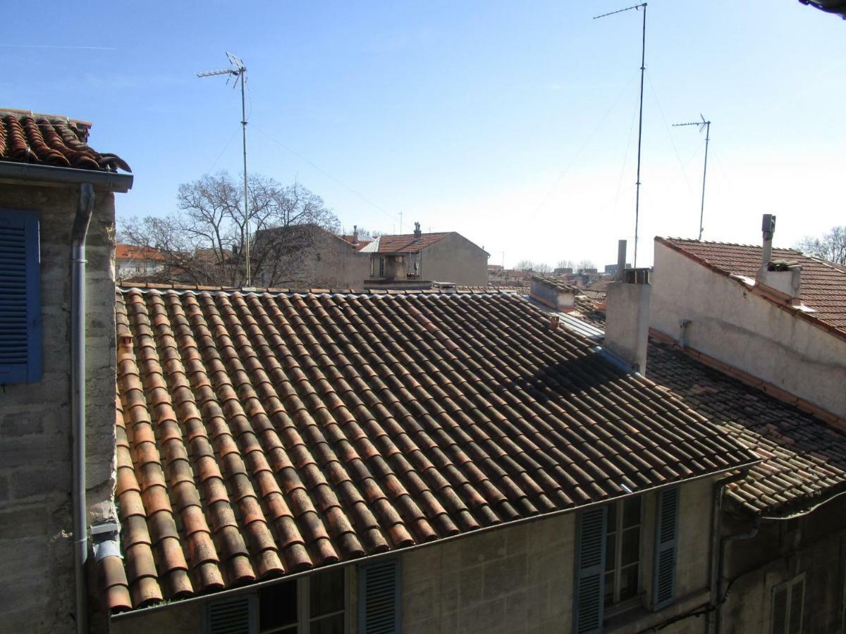 Maison 3 Chambres - Terrasse - Climatisation 10 Minutes A Pied Du Pont D'Avignon Luaran gambar